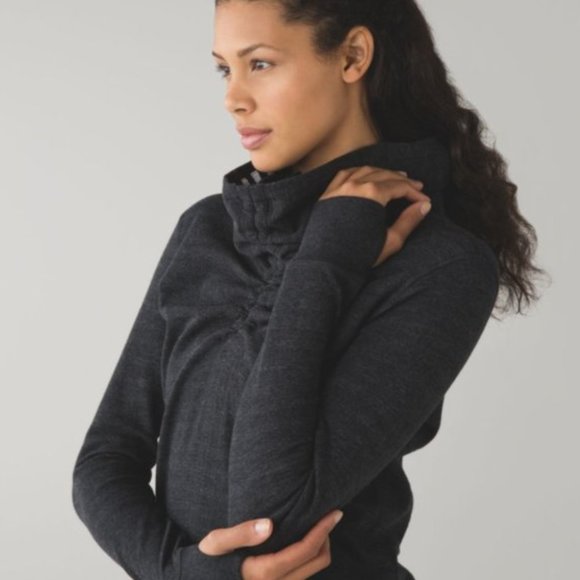 Lululemon In A Cinch Long Sleeve Tee - Picture 3 of 8